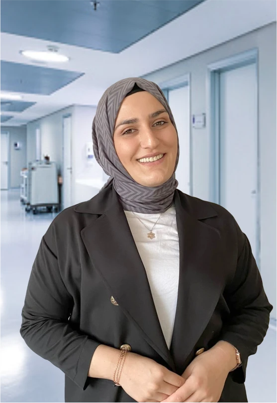 BETÜL MATUR KİMDİR?